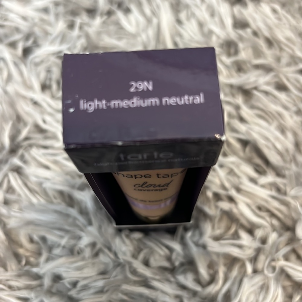 TARTE FOUNDATION - Picture 2 of 2